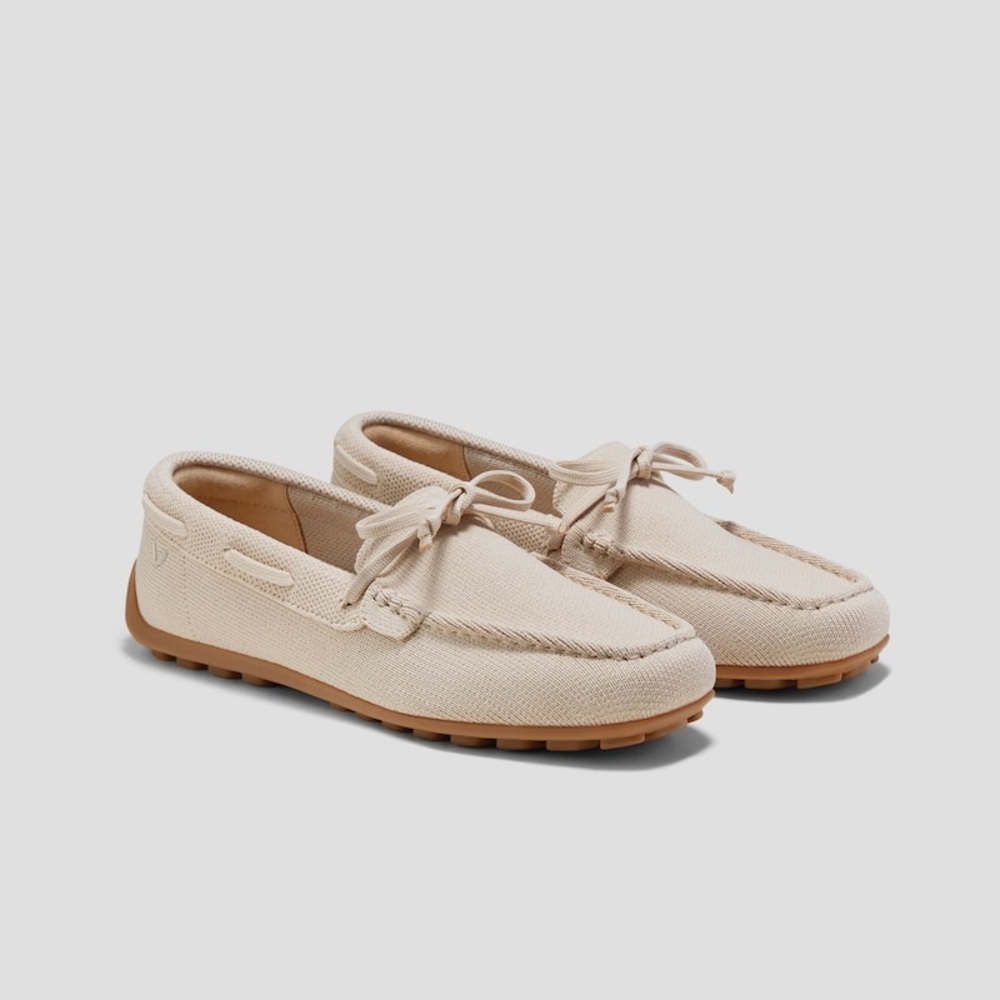 Vivaia NEW! Cream Tan Flats with Moccasin Design Very nice!